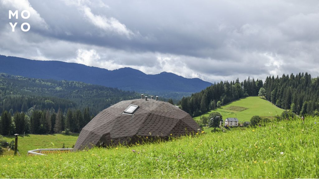 окно на крыше дома