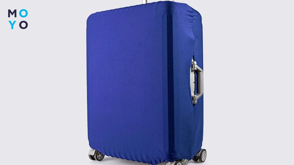 чемодан в синем чехле