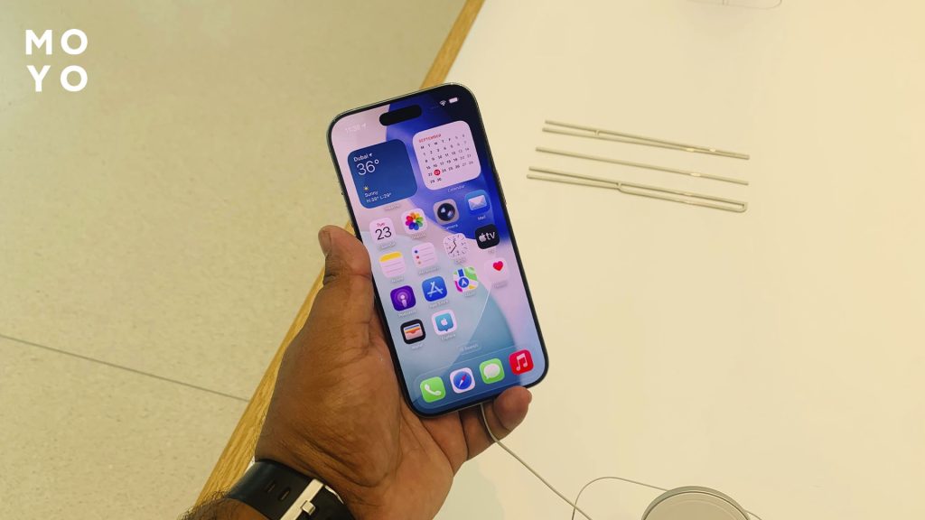 екран Айфона 17 pro max